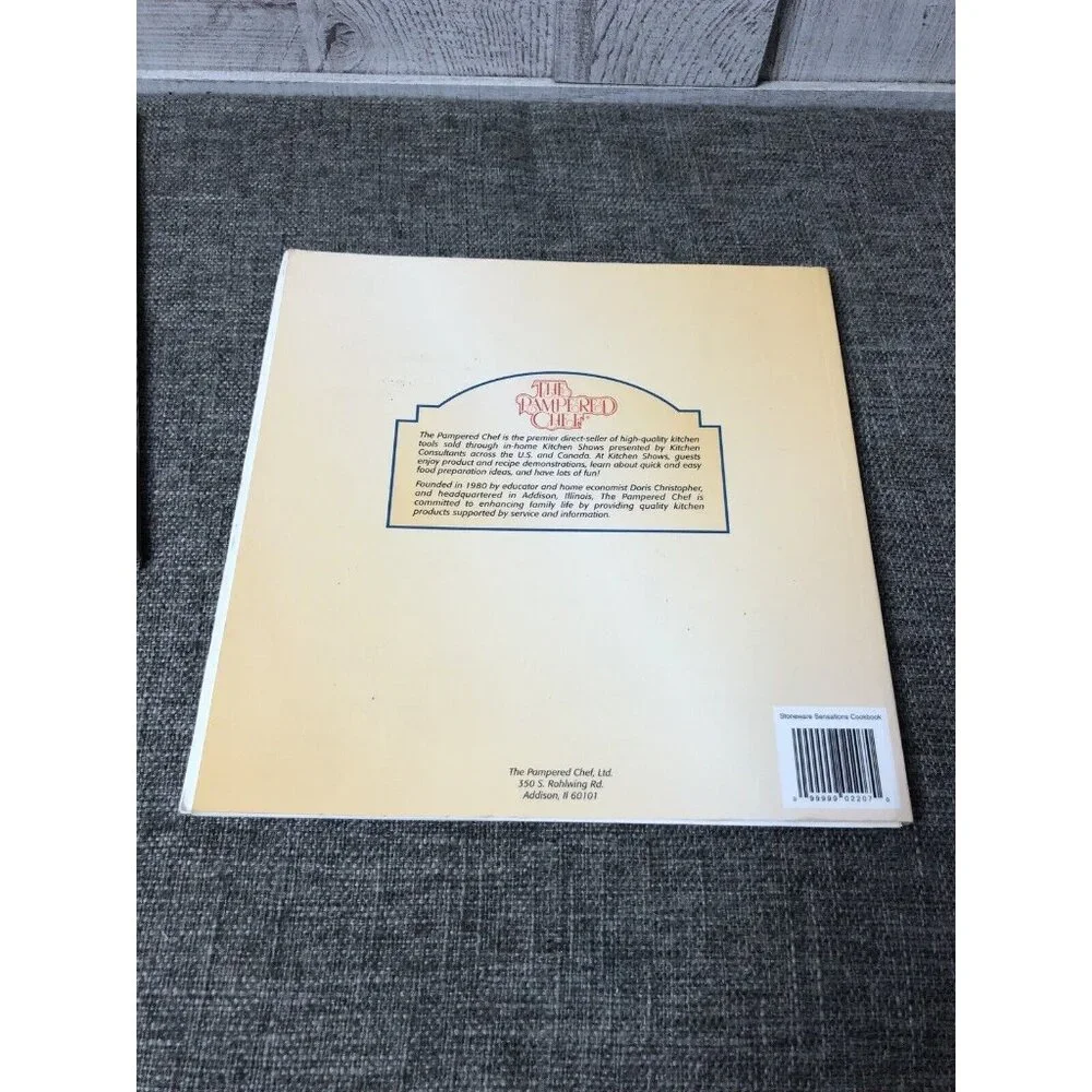 The Pampered Chef Stoneware Sensations & More Baking Family Heritage Set of 2
